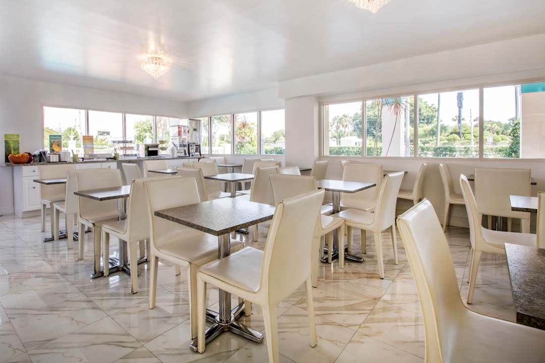 Sonstiges Quality Inn Maingate West