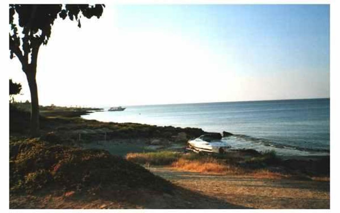 Kleiner Bootsanlegeplatz hinter dem Hotel Pernera Beach Hotel