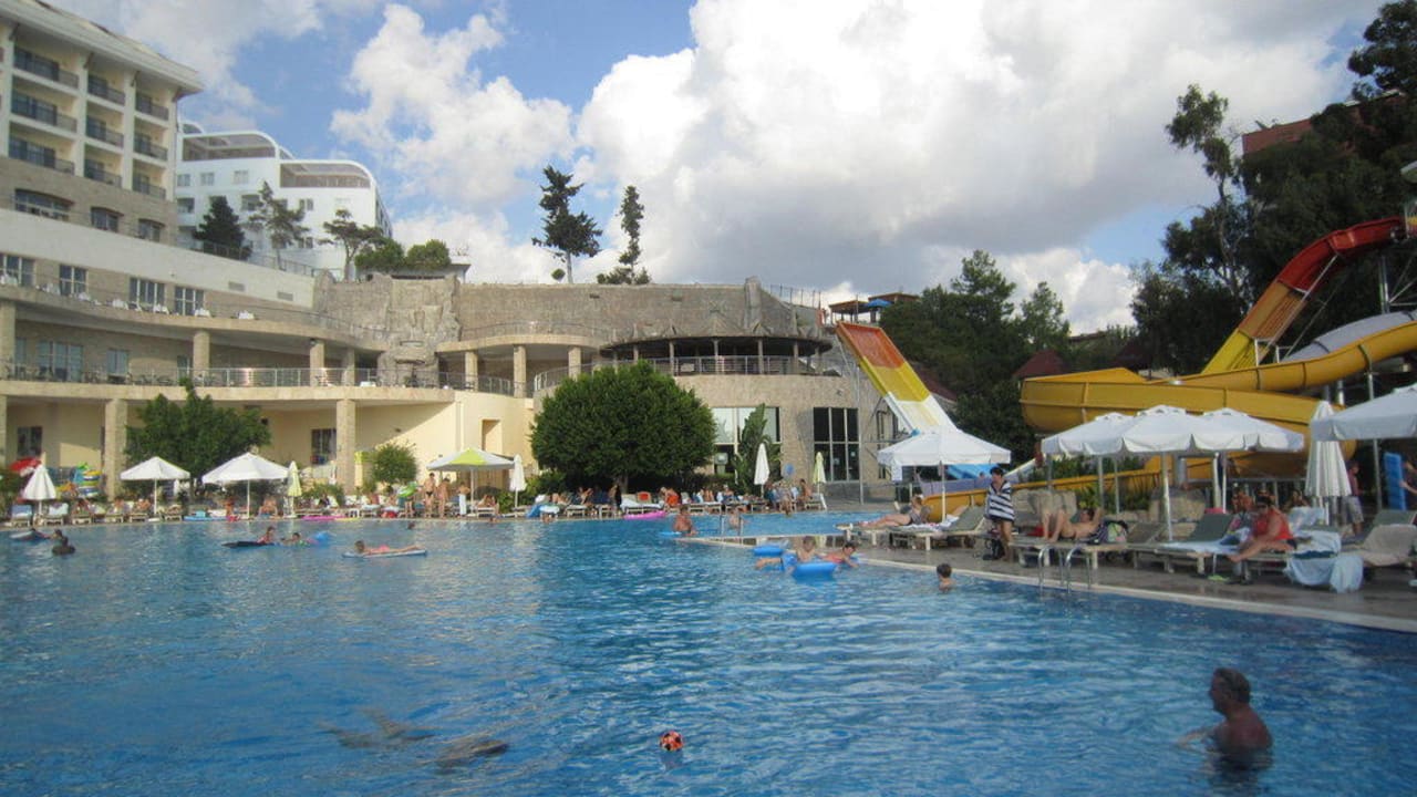 Pool mit Rutschen Horus Paradise Luxury Resort & Club