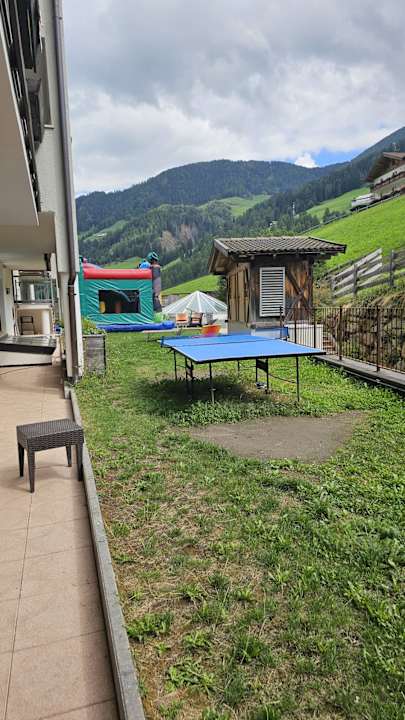 Gartenanlage Almina Family & Spa