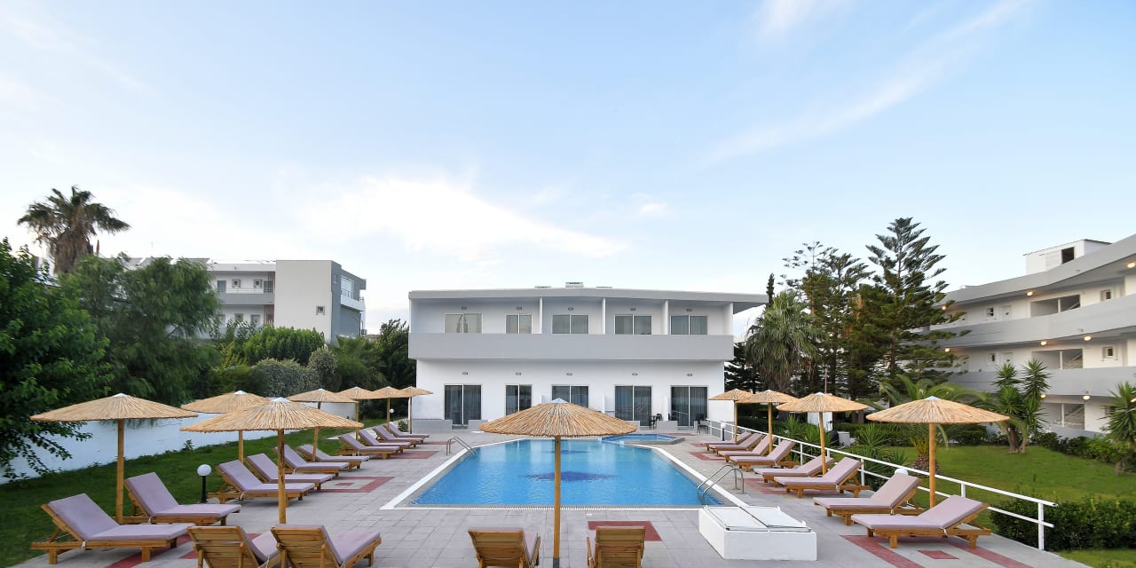 Pool Evita Bay Hotel