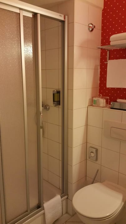 Bad mit Dusche Grünau Hotel