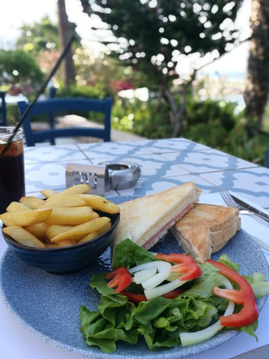 Gastro Crystal Springs Beach Hotel