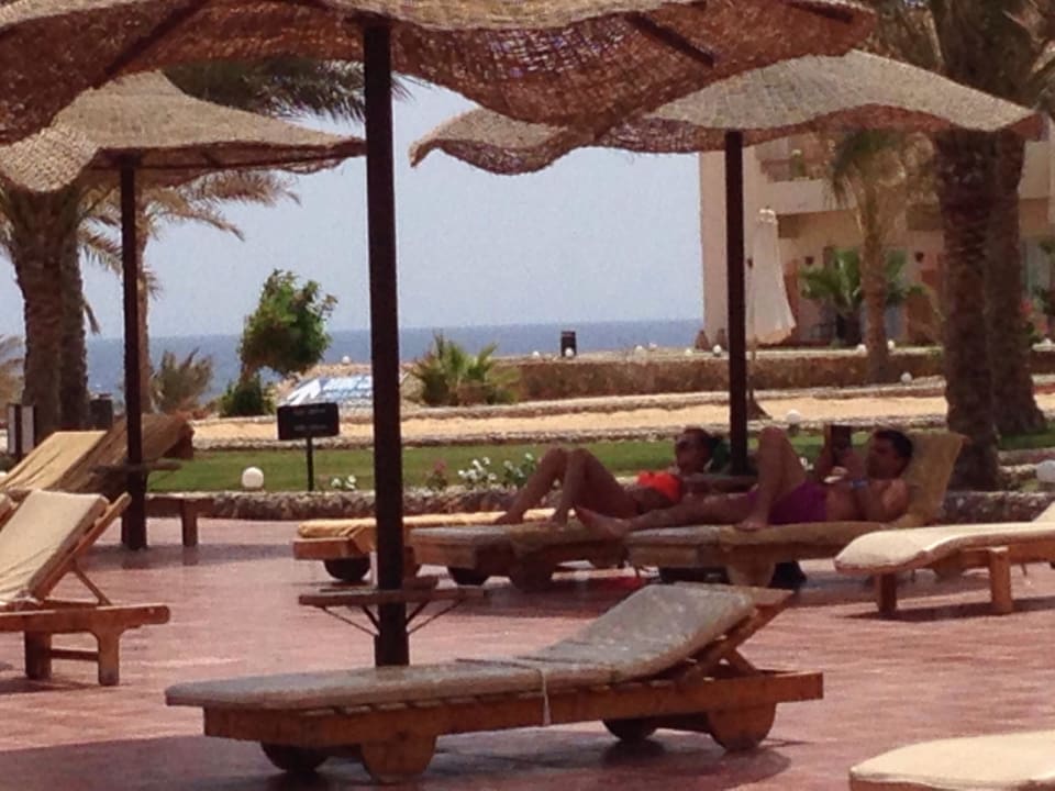 Poolanlage zum Strand Three Corners Sea Beach Resort