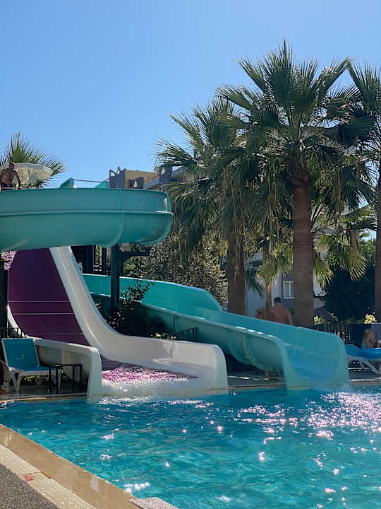 Pool Kaia Coracesium