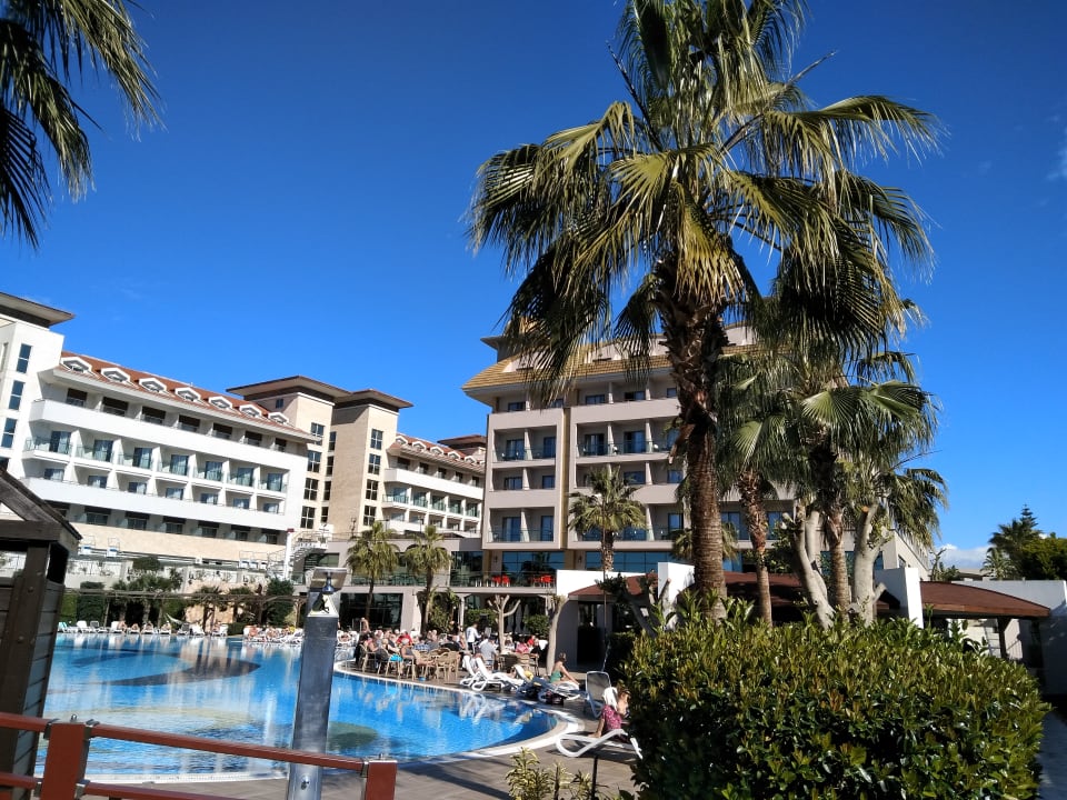 Die schöne große Poollandschaft Aydinbey Kings Palace & Spa