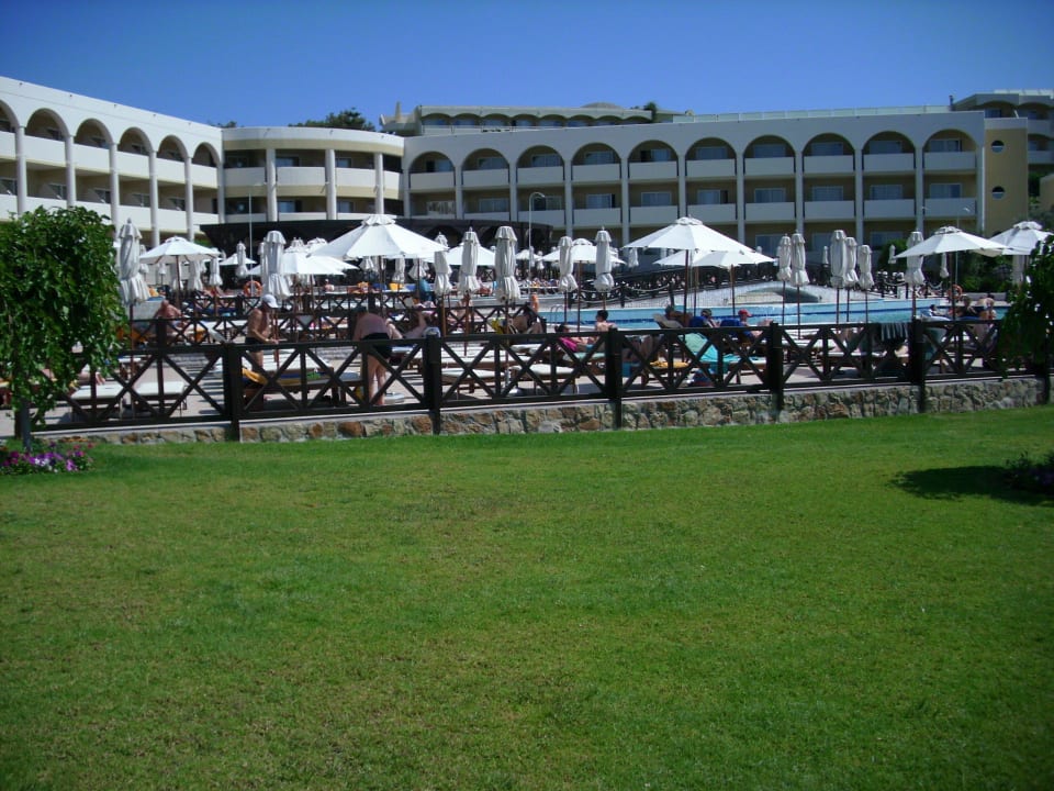 Poolbereich Hotel Kalithea Horizon Royal