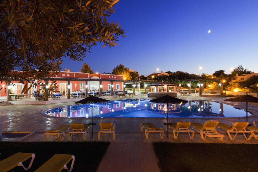  Pool By night Colina da Lapa & Villas