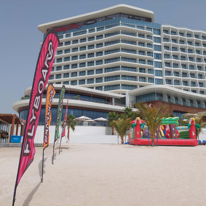 Außenansicht Hampton by Hilton Marjan Island