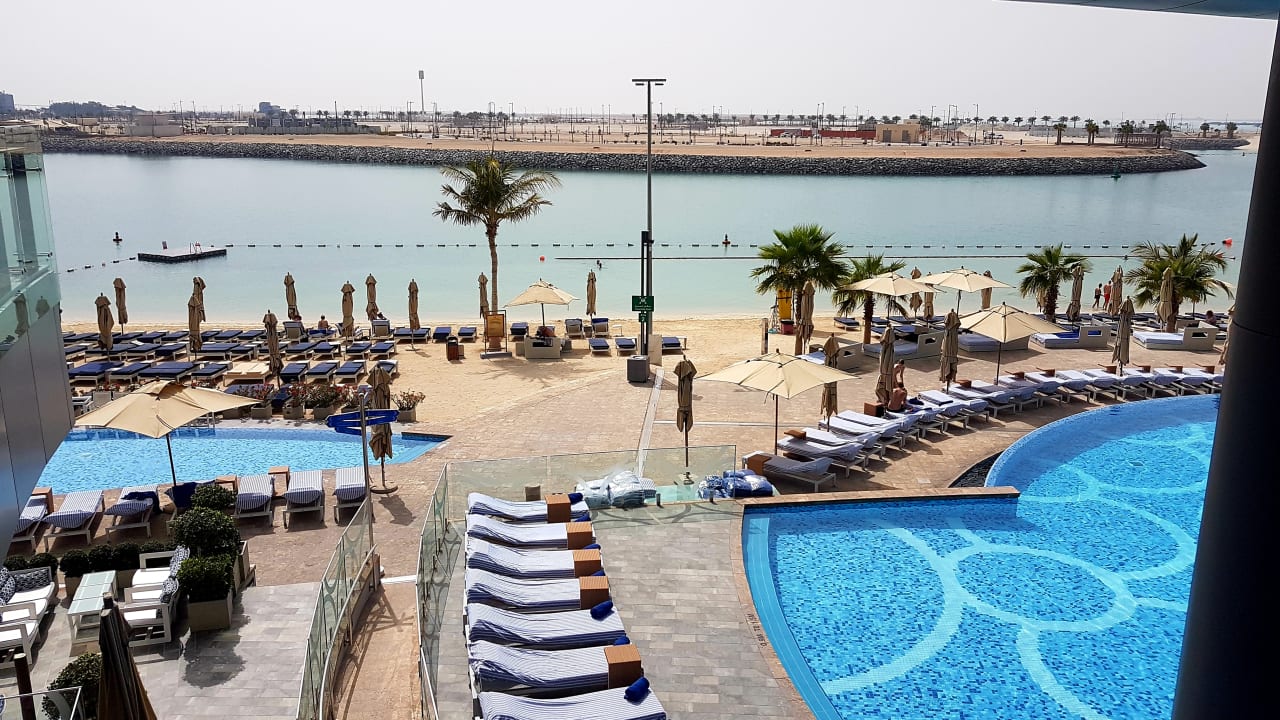 Pool Conrad Abu Dhabi Etihad Towers