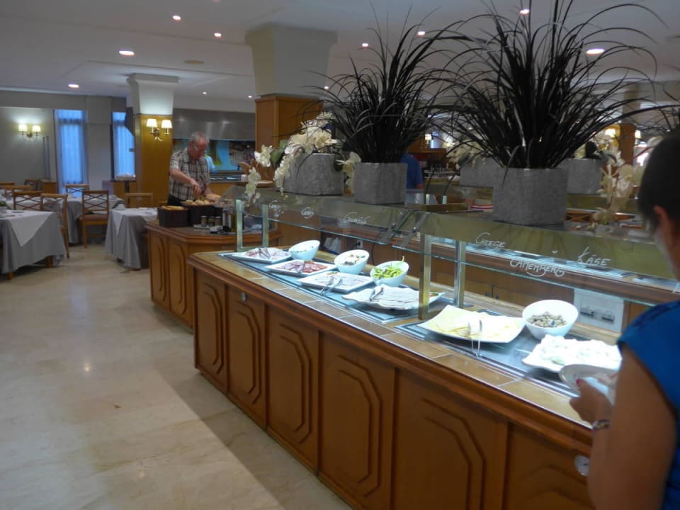 Aufschnitt beim Frühstück allsun Hotel Sumba