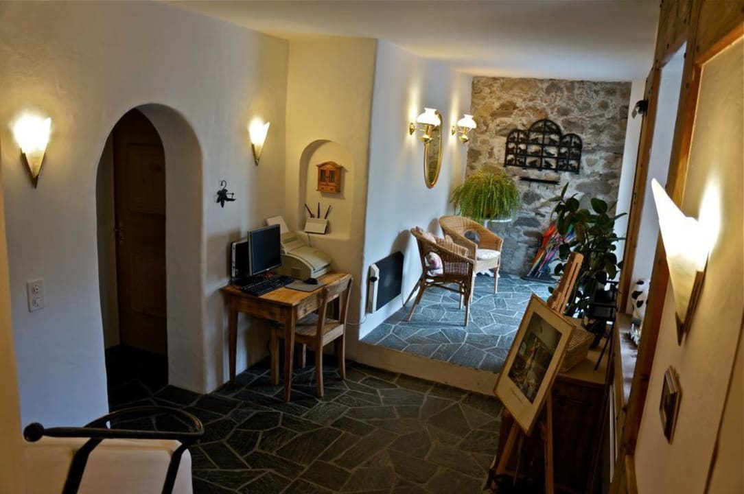 Hoteleingang Hotel Albergo Miralago