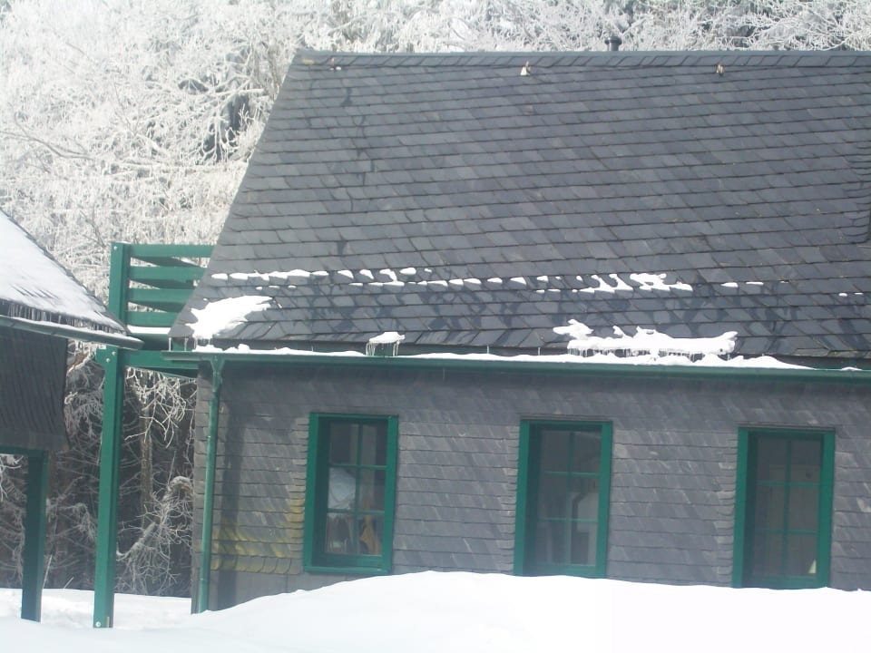 Blick auf Balkon Dachapartment Berggasthof Brand - Finnhütten & Ferienhäuser am Rennsteig