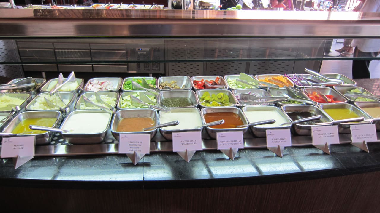 Salatbar im "Market" Paradisus Playa del Carmen - Riviera Maya