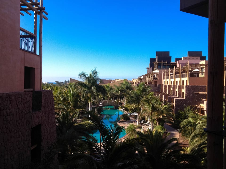 Auf dem Weg zum Zimmer Lopesan Baobab Resort