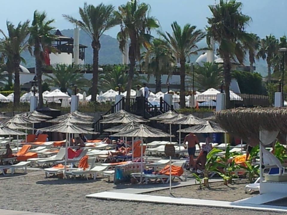 Strand Emelda Sun Club
