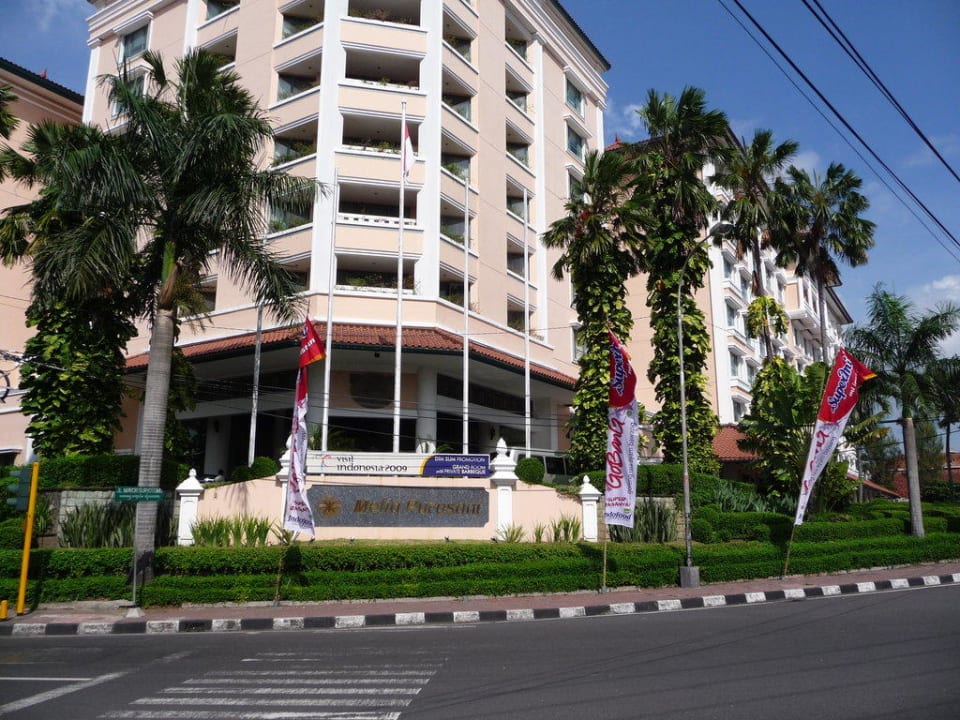 Straßenansicht Melia Purosani Yogyakarta