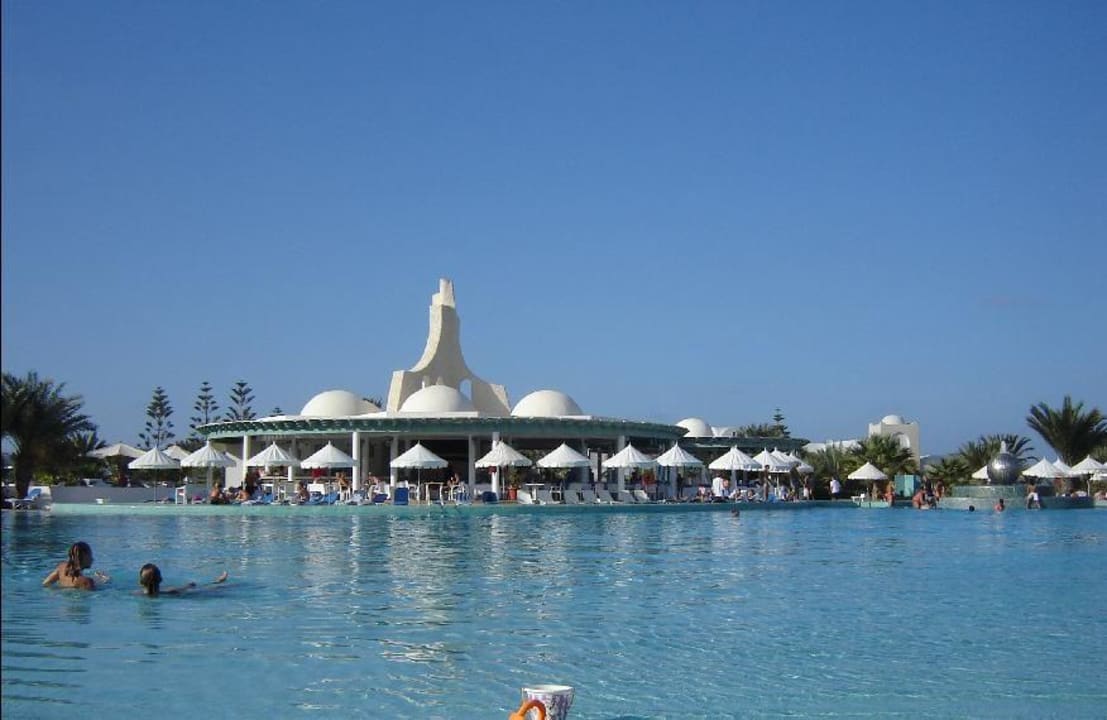 piscine du Riu Hotel Royal Garden Palace