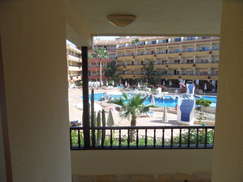 Blick von der Eingangstüre zum Pool HOVIMA Jardin Caleta