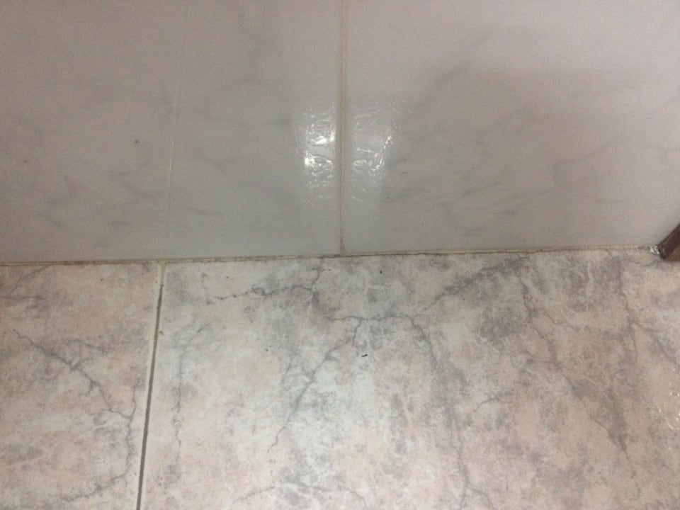 Badezimmerboden  Corona Roja