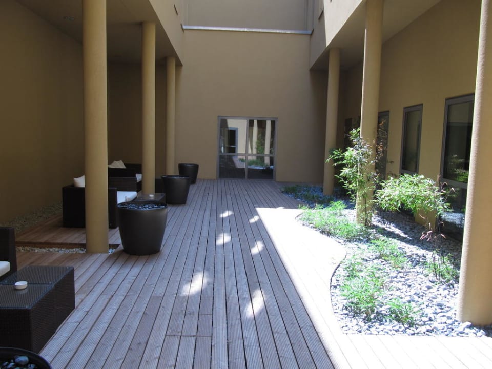 Raucherbereich im Freien St. Martins Therme & Lodge Hotel