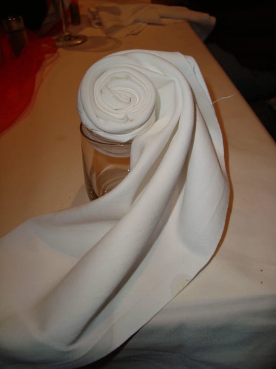 Kunstvolle Serviette Hotel Rosenheim