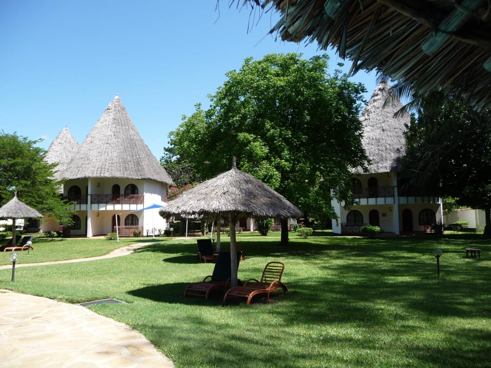 Blick auf die Bungalows Neptune Paradise Beach Resort & Spa