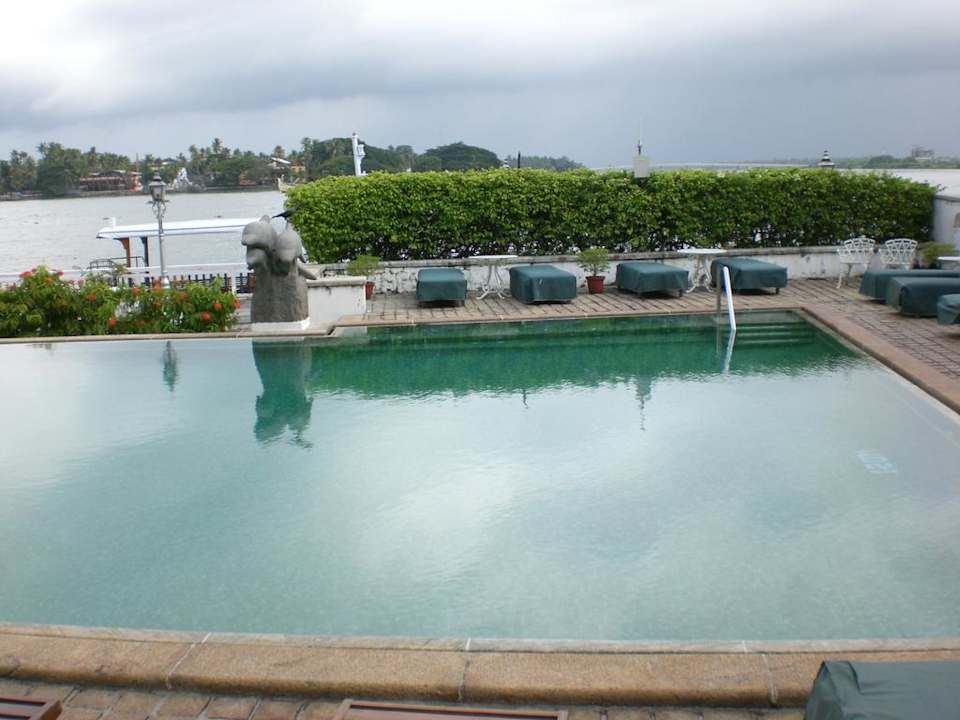 Poolansicht Hotel Brunton Boat Yard