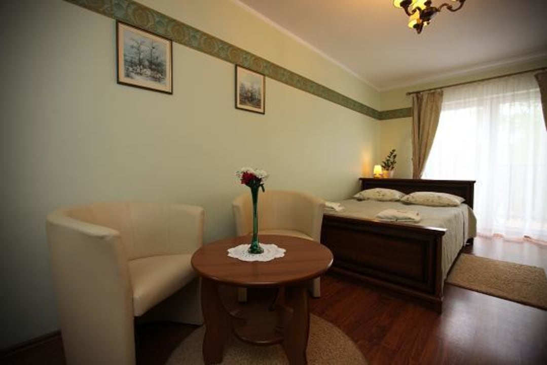 Pokój 2,3 os. z łazienką i balkonem  Hotel Willa Atena