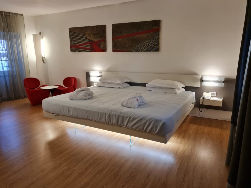 Zimmer Urban Design Hotel