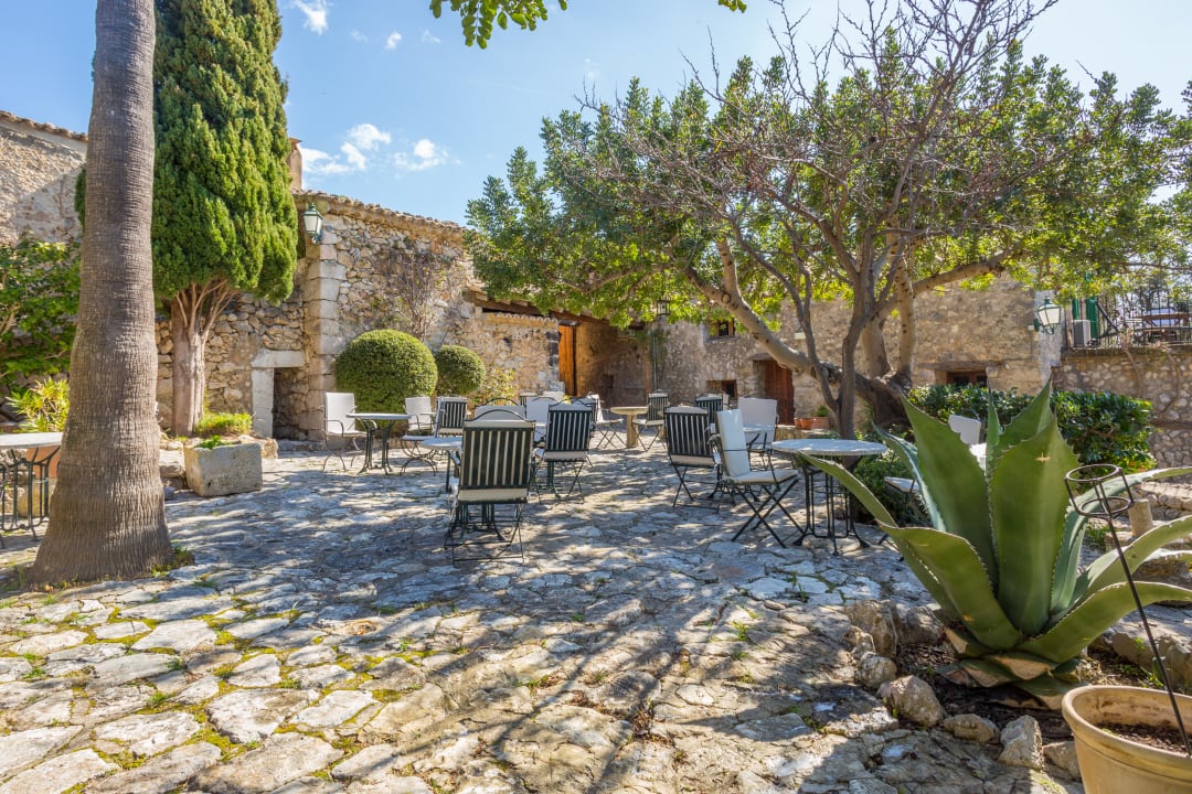 Gartenanlage Hotel Es Castell