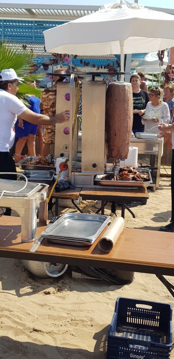 Strand Well Palace Side