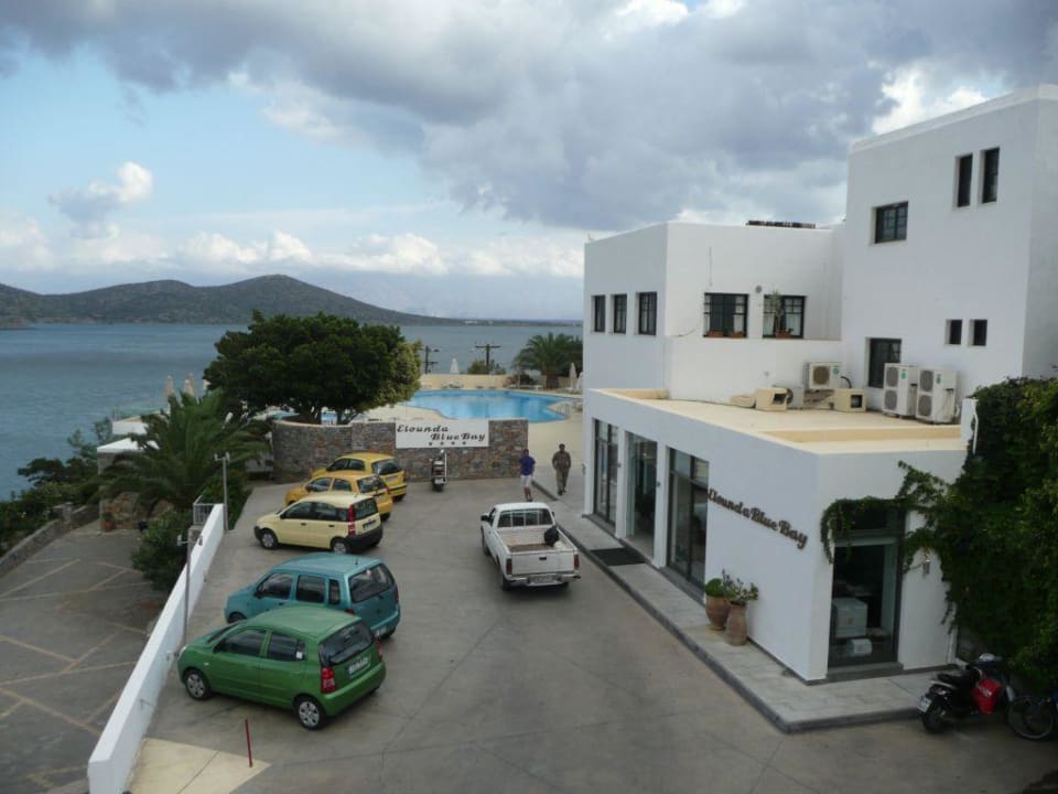 Hauptgebäude und Zufahrt Domes Aulus Elounda All-Inclusive Resort, Curio Collection by Hilton