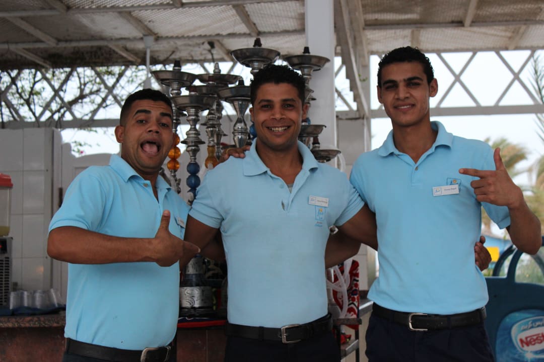 Das gute Team von der East Bar Arabia Azur Resort