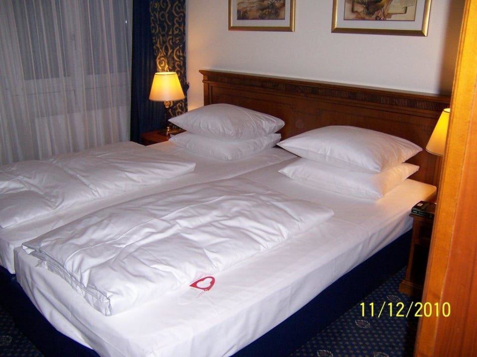 Bett HYPERION Hotel Berlin