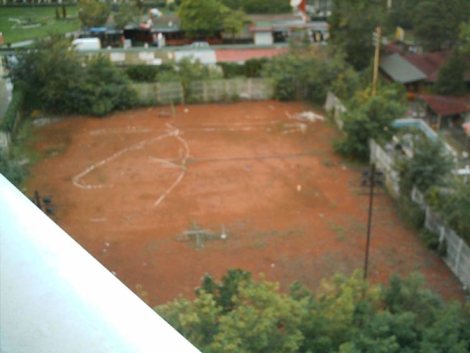 Es war einmal ein Tennisplatz Hotel Planeta