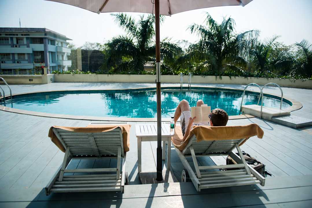 Pool Muong Thanh Holiday Hue Hotel