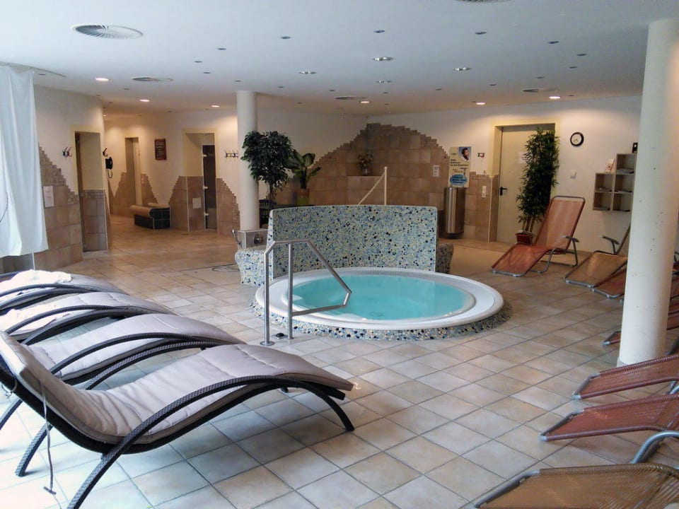 Whirlpool im Wellness-Bereich Flair Hotel Landgasthof Roger