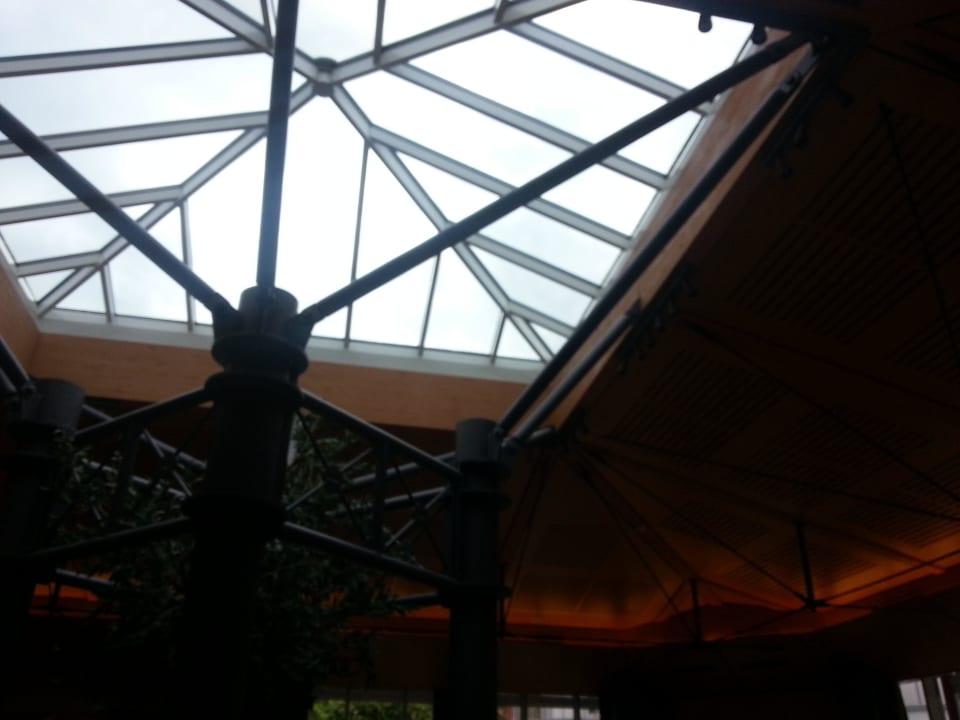  lichtdurchflutete Lobby Hotel Residence Starnberger See