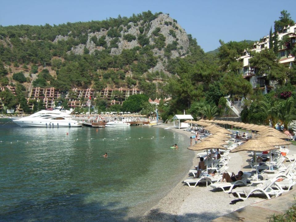 Strand Hillside Beach Club