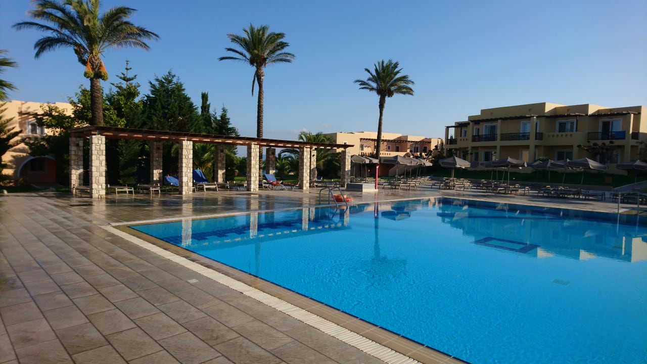 Pool Hotel Horizon Beach Resort