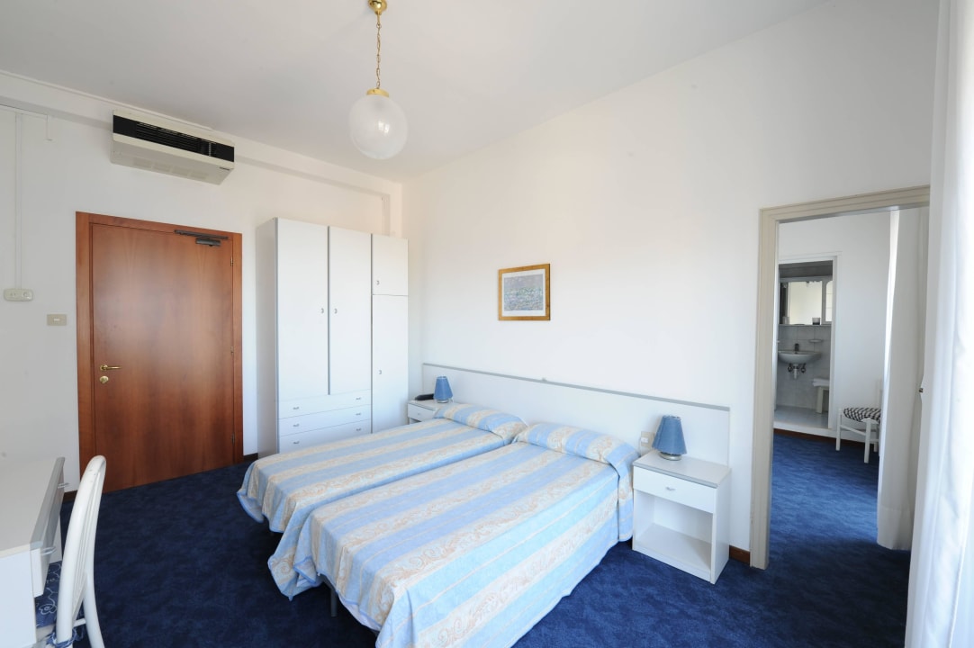 Camera Familiare Hotel Savoia