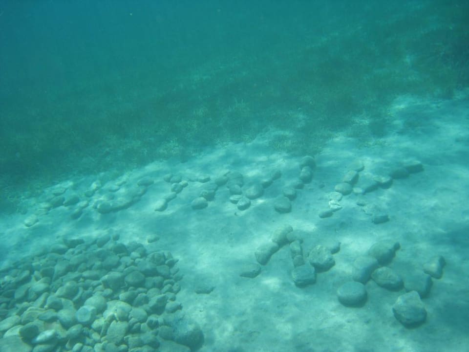 Ciężka praca pod wodą Akrathos Beach Hotel