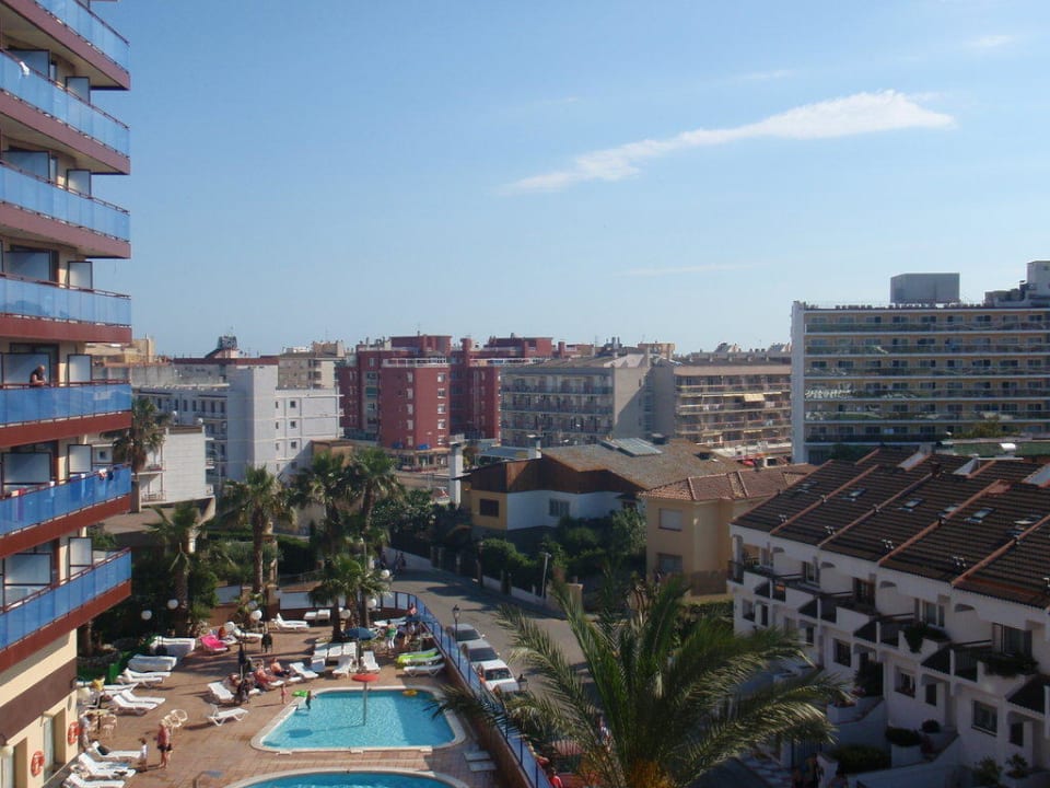 Вид с балкона  htop Jadhe