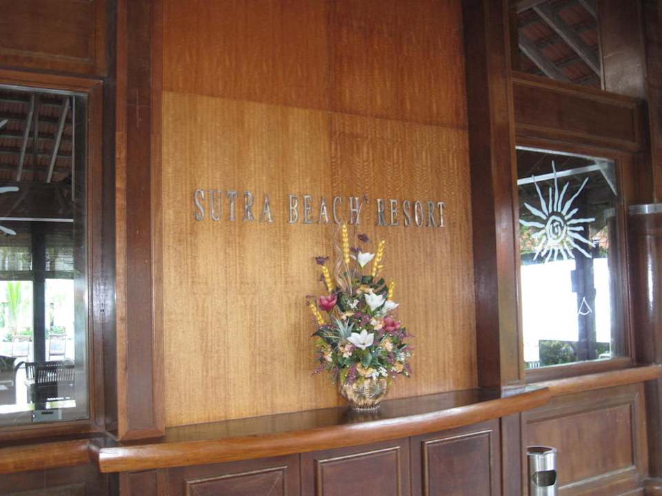 Entree Hotel Sutra Beach Resort