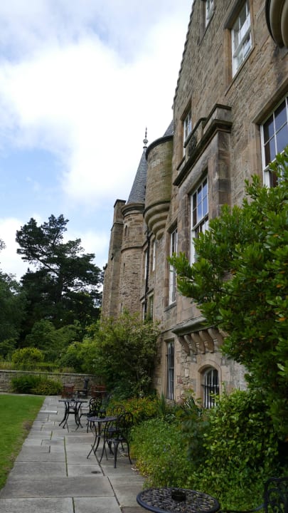 Aussen Carberry Tower Hotel