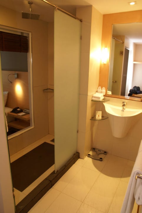 Designer Waschbecken und Dusche Hotel Solo Sukhumvit 2