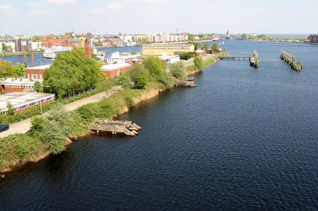 Blick aus dem Hotelzimmer-Fenster ATLANTIC Hotel Wilhelmshaven