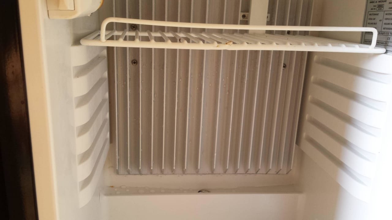 Zi. 200 - Die verdreckte Minibar The Sea Hotel by Grupotel - Adults only