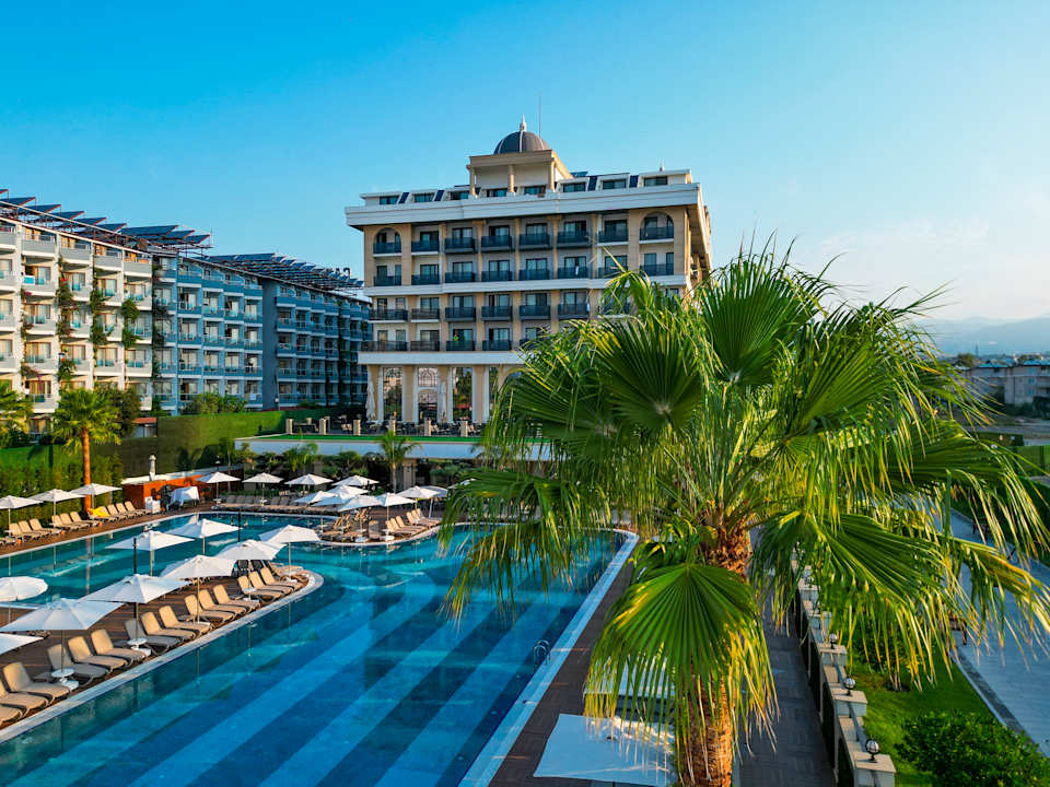 Außenansicht Serenity Queen Hotel